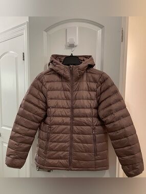 NWT Aritzia The Group by Babaton The Foundation Puffer